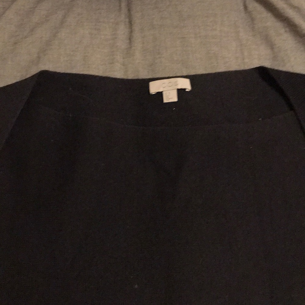 Cos Sweaters - Picture 2 of 4